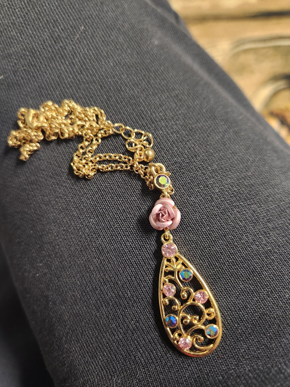 Avon Gold-Tone Filigree Teardrop Necklace with Pink Rose and Pink Crystals - Picture 2 of 3